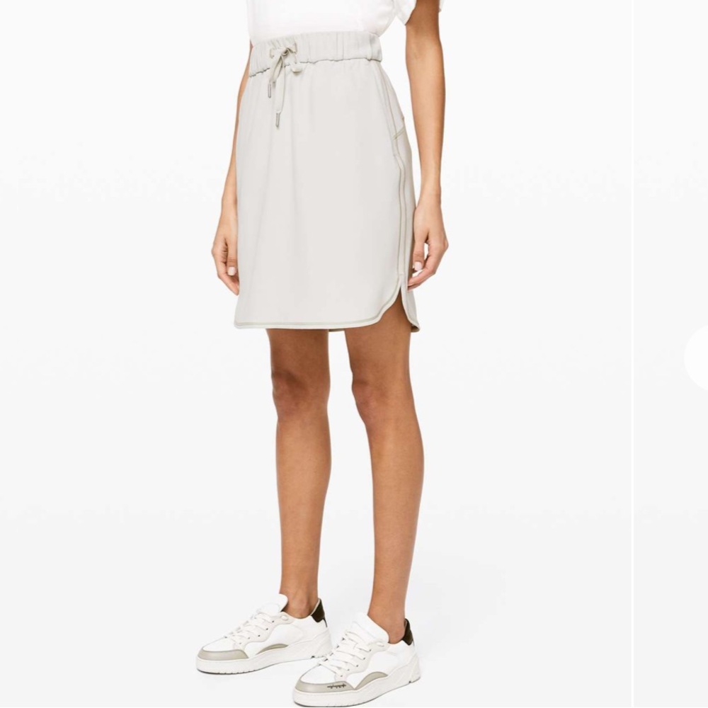 lululemon athletica Women's Skirt in Silverstone